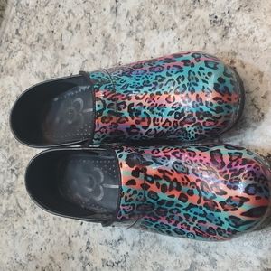 Sanita clogs rainbow/leopard print size 38